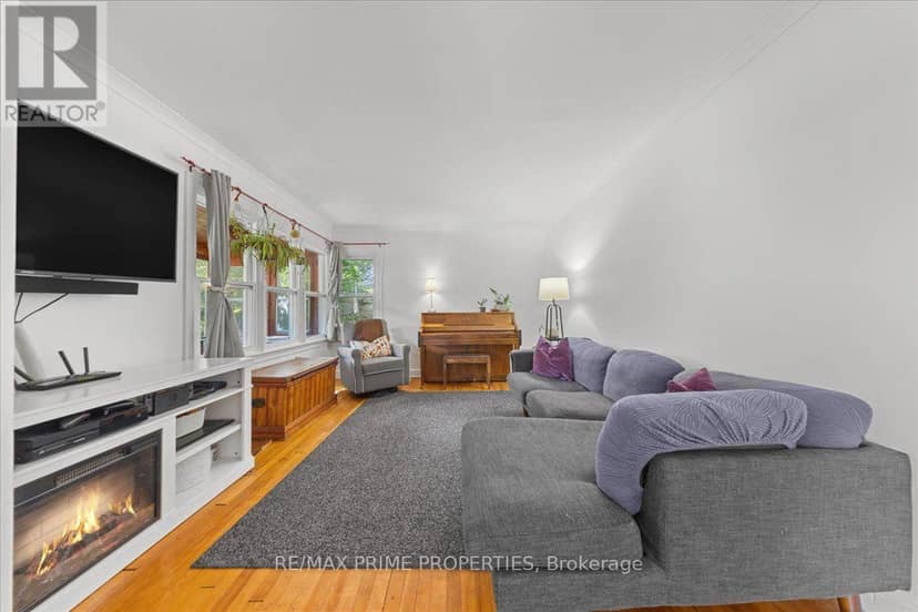1273 Thames Street — photo 4 of 36