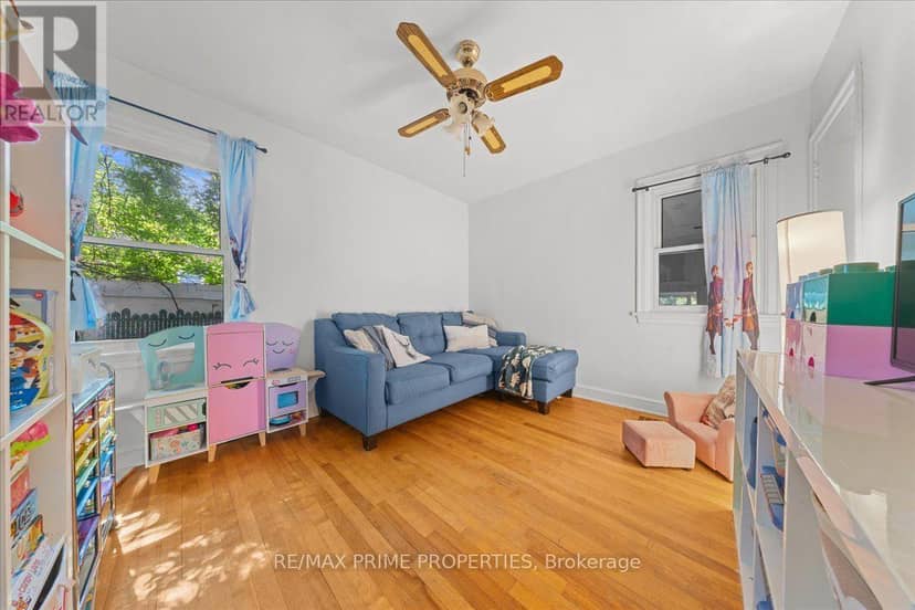 1273 Thames Street — photo 9 of 36