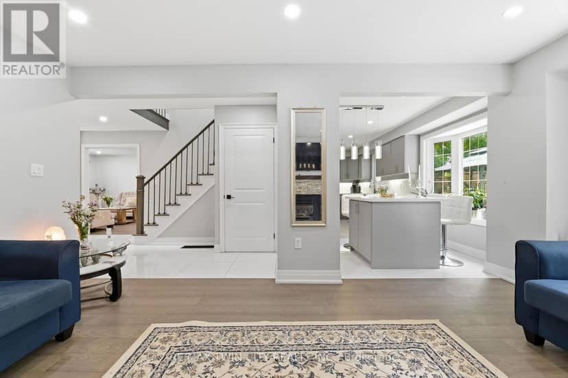 512 Hawthorne Crescent — photo 14 of 40