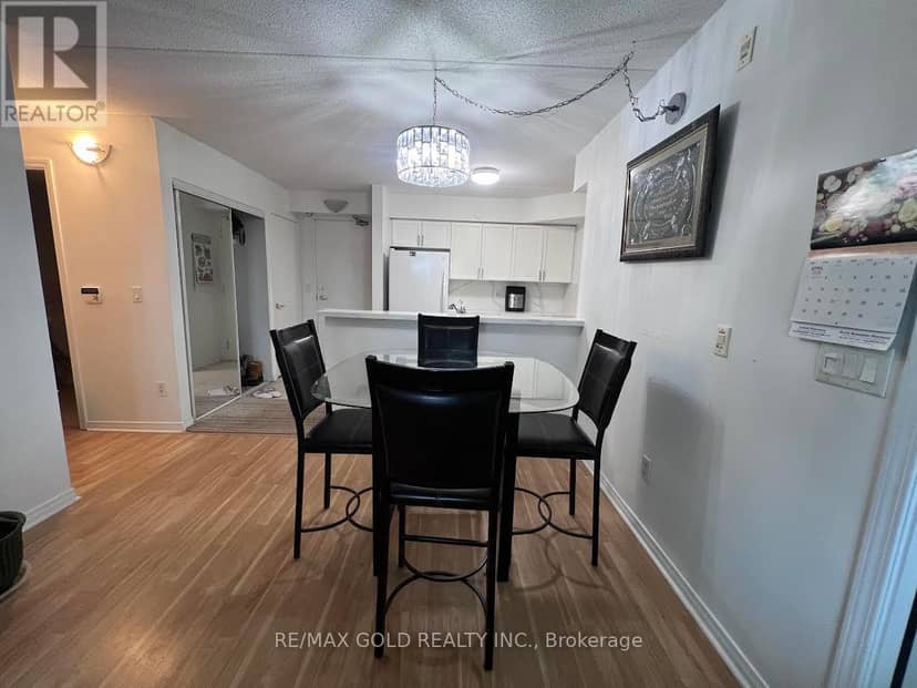 213 - 25 Via Rosedale Way, Brampton, photo 4