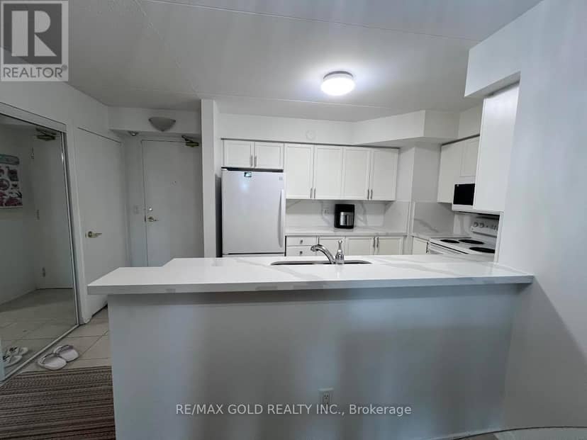 213 - 25 Via Rosedale Way, Brampton, photo 5