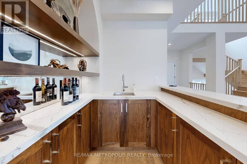104 Stoneleigh Drive — photo 10 of 40