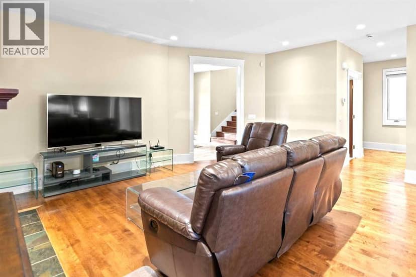 1428 2A Street NW — photo 10 of 40