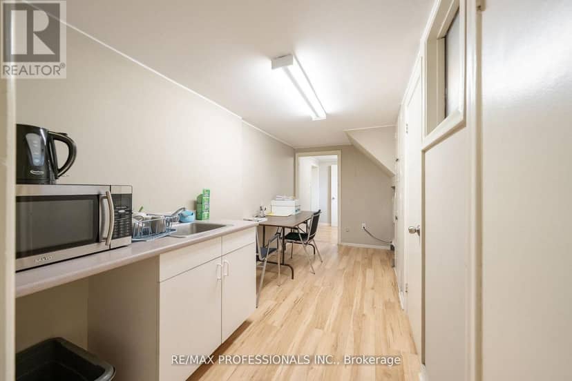 586 Browns Line — photo 20 of 23