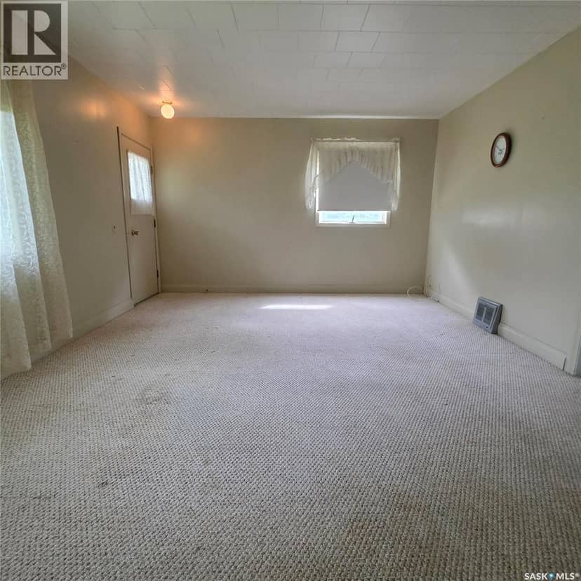 217 3rd STREET NE — photo 11 of 31