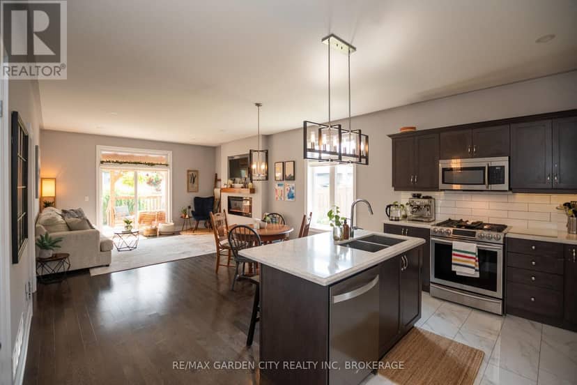 4073 Village Creek Drive — photo 11 of 40
