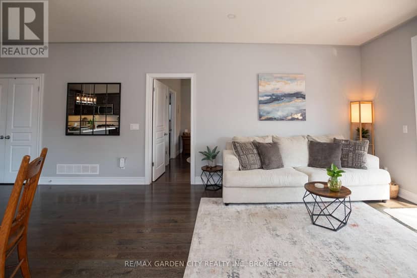 4073 Village Creek Drive — photo 14 of 40