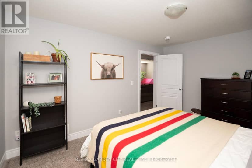 4073 Village Creek Drive — photo 33 of 40