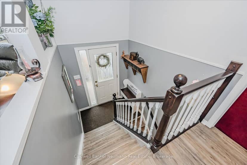 392 Imperial Road S — photo 5 of 40