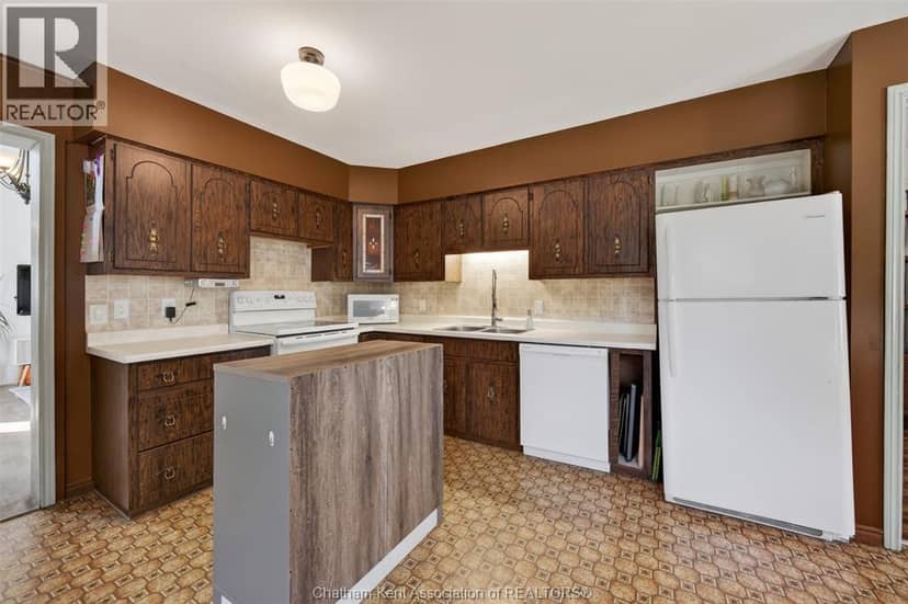 45 Oxley DRIVE — photo 12 of 40