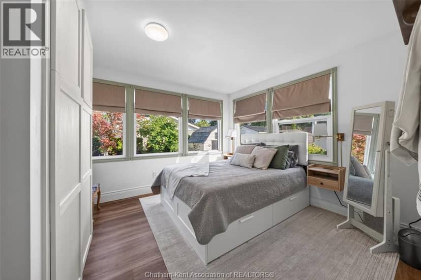 45 Oxley DRIVE — photo 13 of 40
