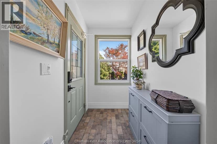45 Oxley DRIVE — photo 17 of 40