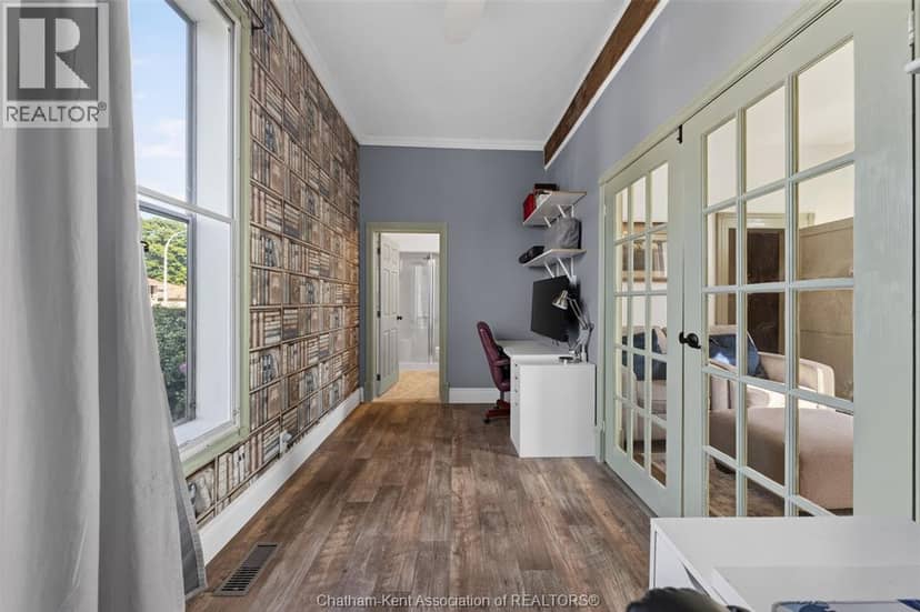 45 Oxley DRIVE — photo 19 of 40
