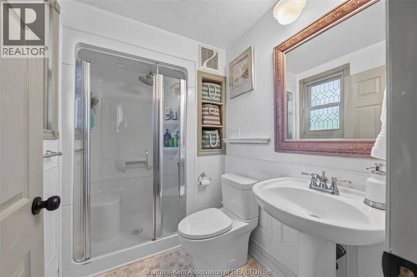 45 Oxley DRIVE — photo 20 of 40