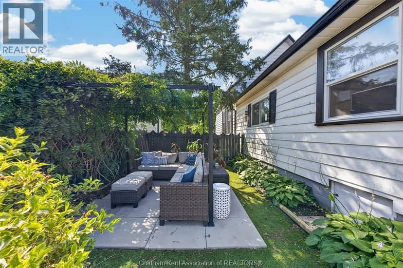 45 Oxley DRIVE — photo 35 of 40