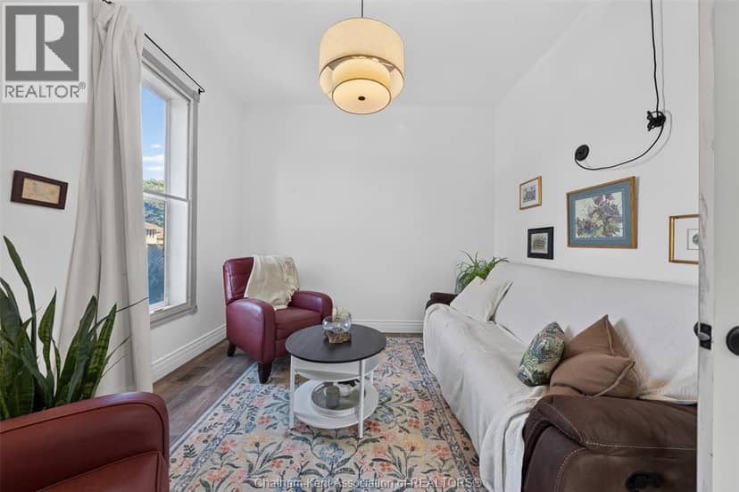 45 Oxley DRIVE — photo 6 of 40