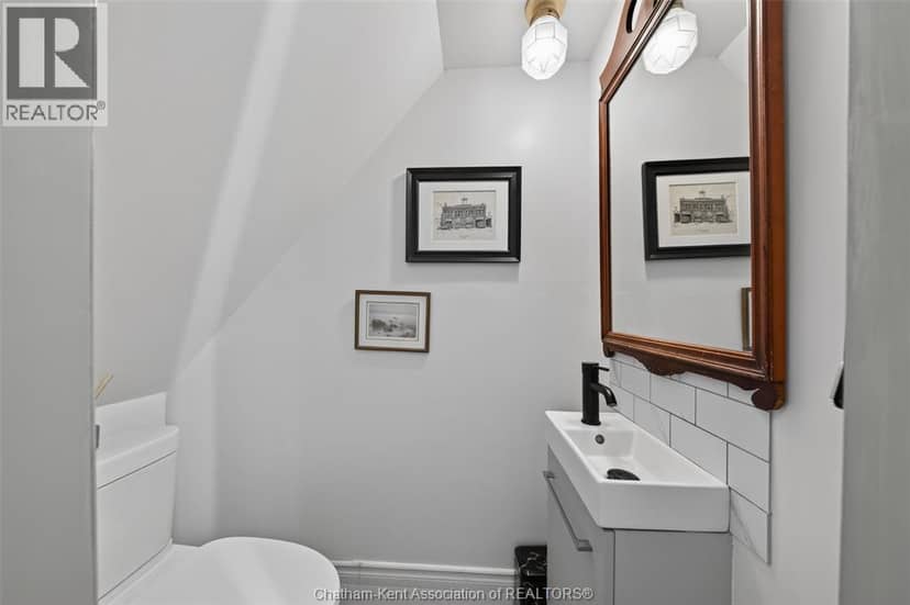 45 Oxley DRIVE — photo 7 of 40