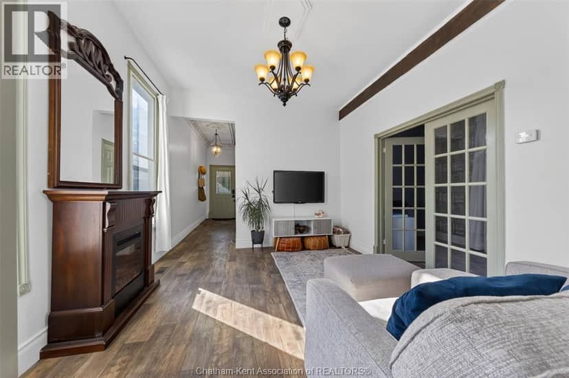 45 Oxley DRIVE — photo 9 of 40