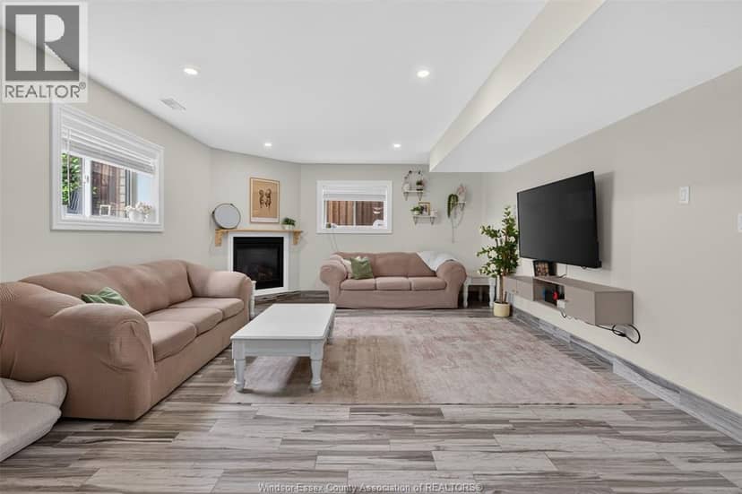 1267 Eastlawn Avenue — photo 29 of 40