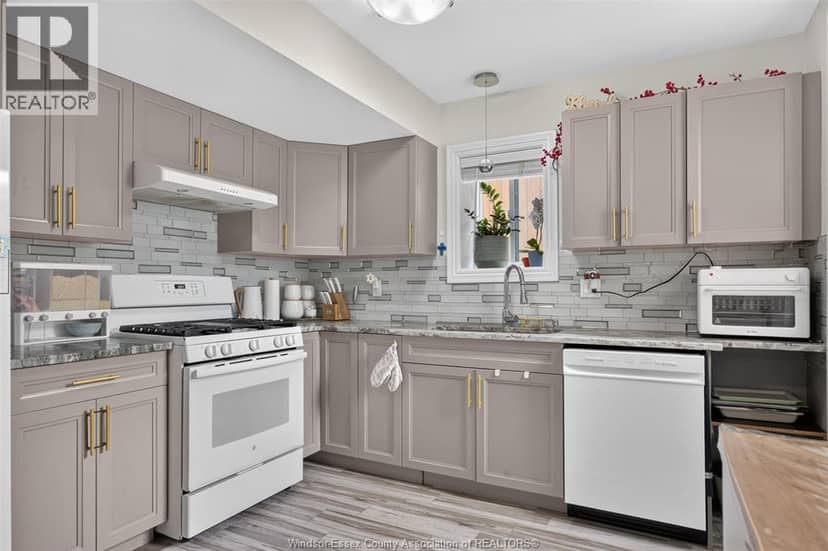 1267 Eastlawn Avenue — photo 33 of 40