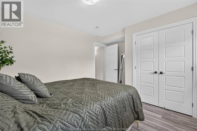1267 Eastlawn Avenue — photo 36 of 40