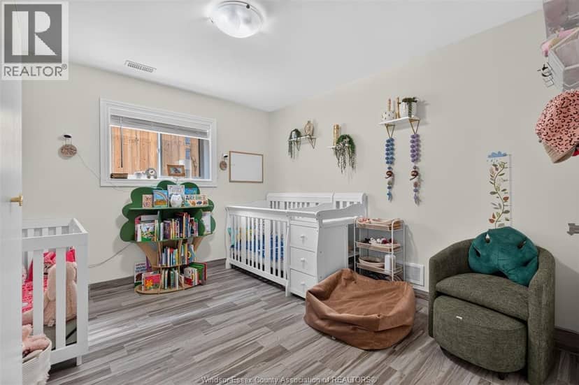 1267 Eastlawn Avenue — photo 39 of 40