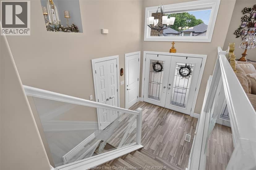 1267 Eastlawn Avenue — photo 7 of 40