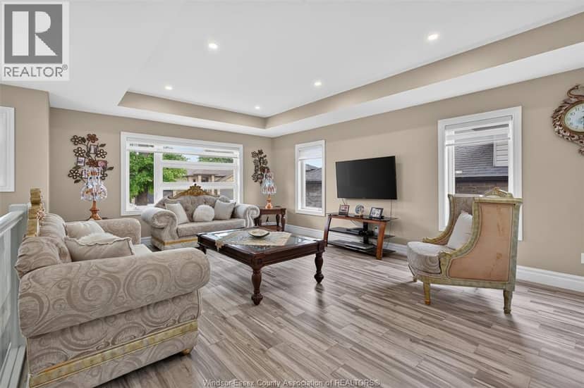 1267 Eastlawn Avenue — photo 9 of 40