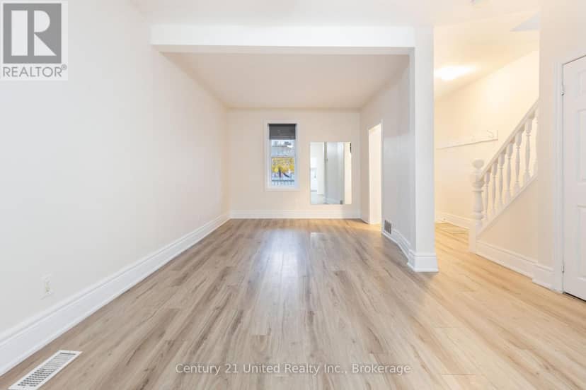26 Park Street N, Peterborough, photo 8