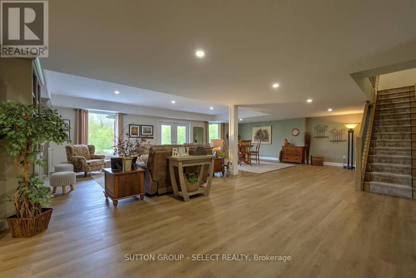 276 Hazelton Lane — photo 39 of 40