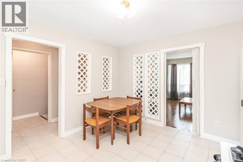 28 RIVERDALE Drive — photo 8 of 20