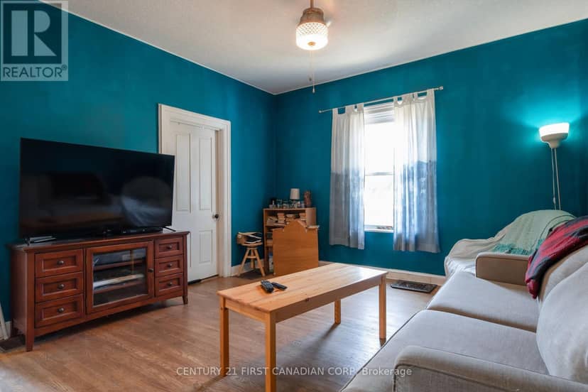 157 Adelaide Street — photo 10 of 25