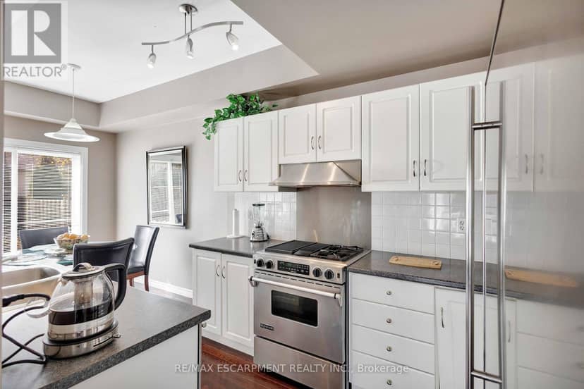 8 - 232 Stonehenge Drive — photo 13 of 40