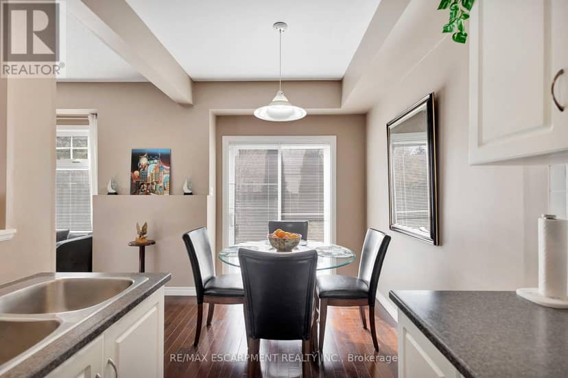 8 - 232 Stonehenge Drive — photo 15 of 40