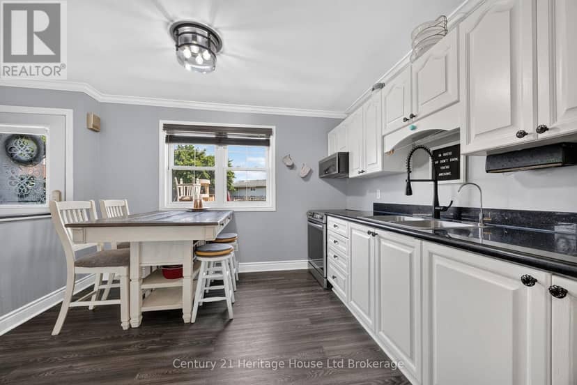 7 - 43 Blandford Street — photo 7 of 32