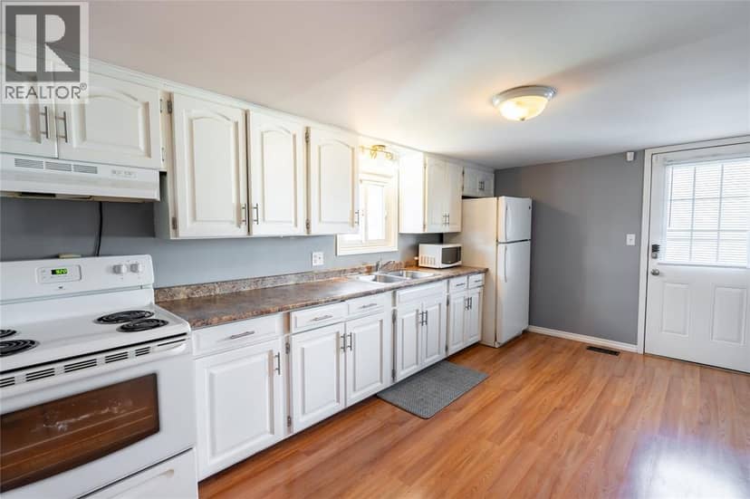 223 King STREET — photo 11 of 36