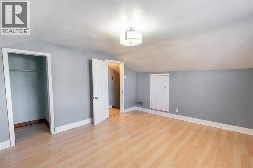223 King STREET — photo 21 of 36