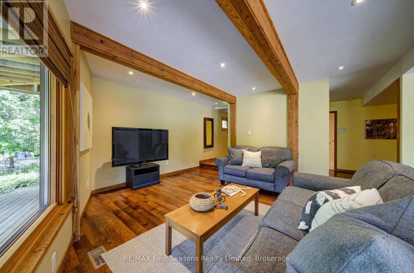 141 Jozo Weider Boulevard — photo 10 of 40