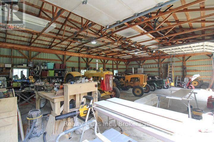 2356 Deer Bay Road — photo 15 of 40
