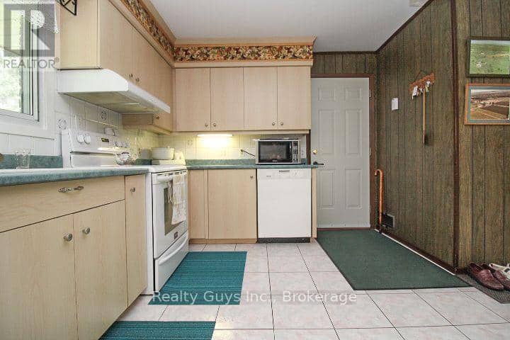 2356 Deer Bay Road — photo 32 of 40