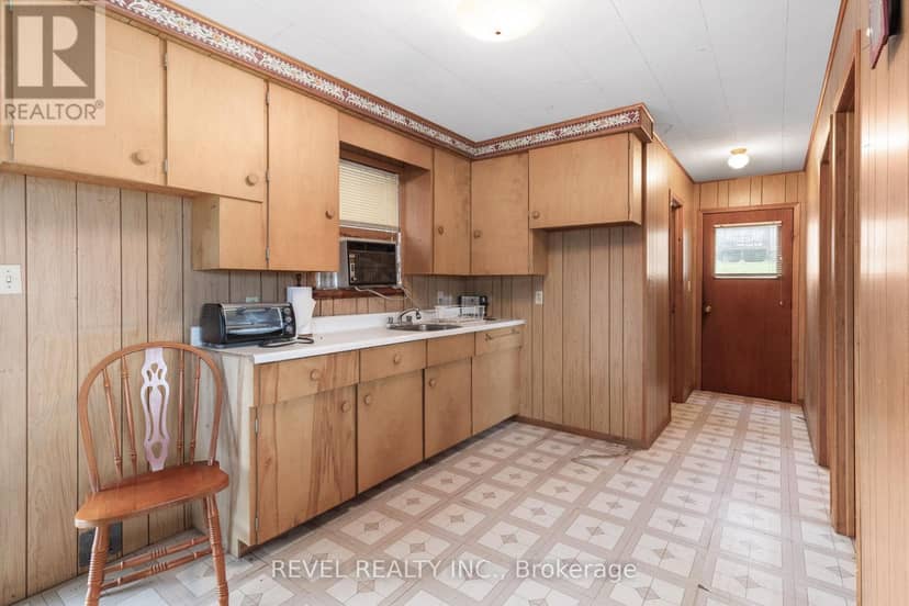 106 Coldstream Road — photo 33 of 40