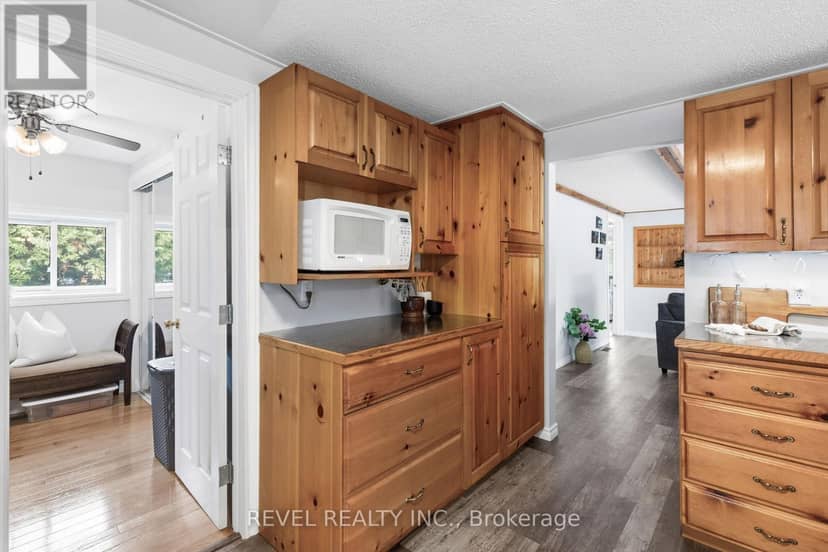 106 Coldstream Road — photo 8 of 40