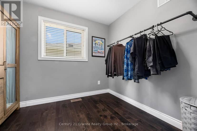 692 Ewing Street — photo 21 of 37
