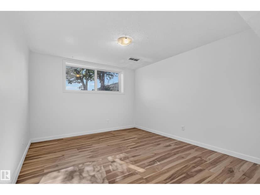 13903 87 ST NW — photo 31 of 40