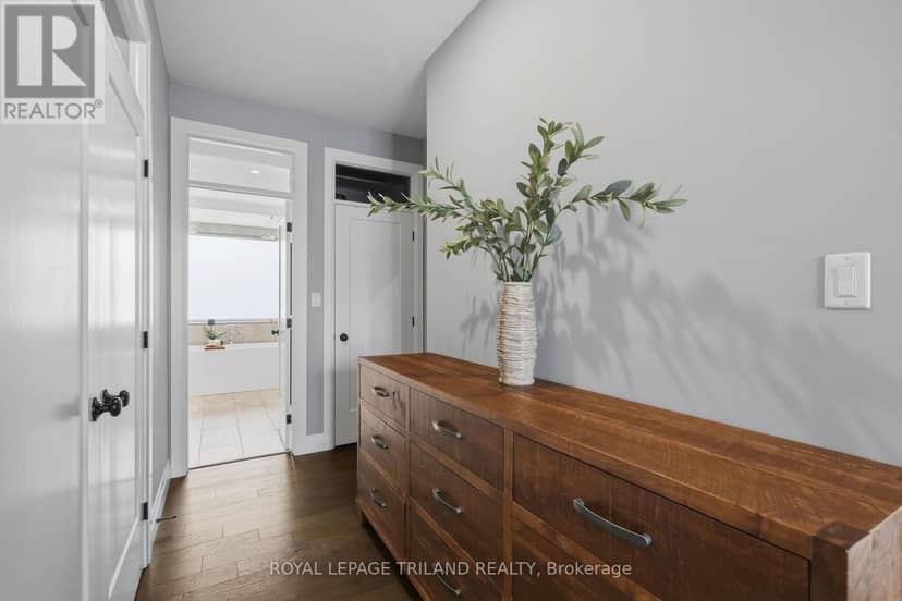 57 Caverhill Crescent — photo 18 of 40