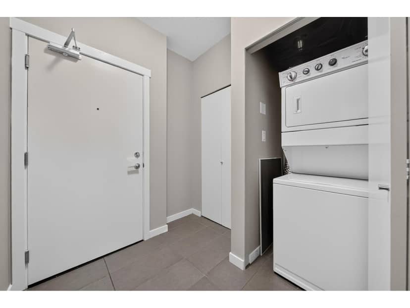 222 13733 107A AVENUE, Surrey, photo 5