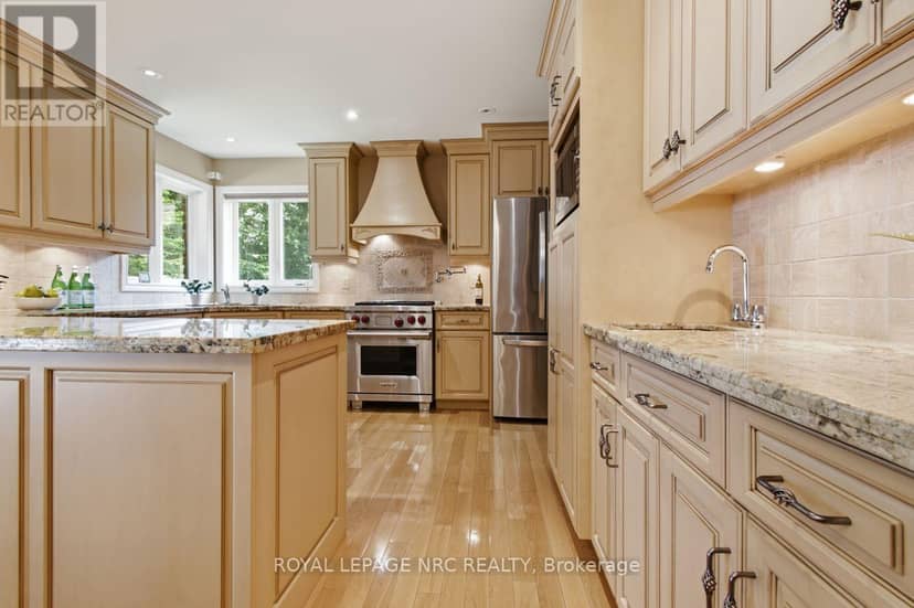 79 Cherry Ridge Boulevard — photo 18 of 40