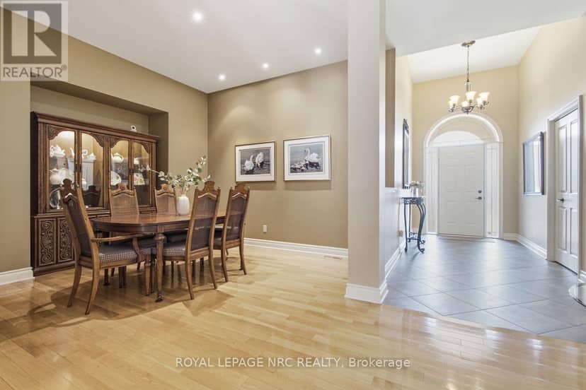 79 Cherry Ridge Boulevard — photo 6 of 40