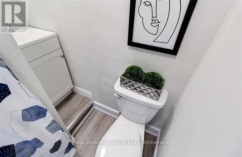 647 Wilson Street — photo 18 of 40
