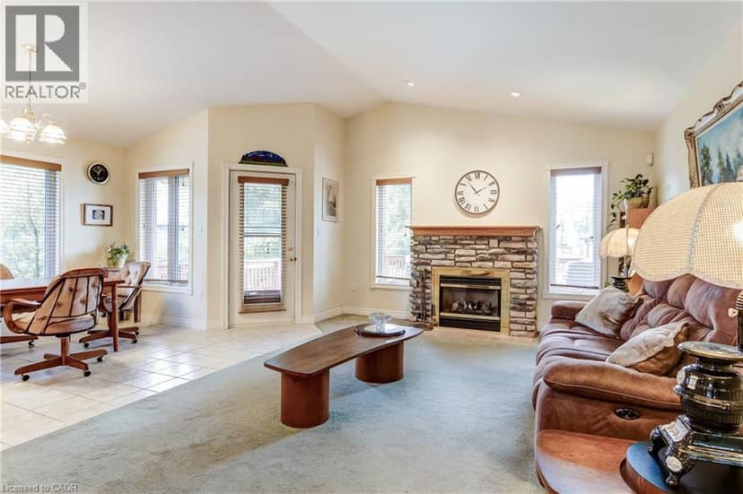 25 BATES Lane — photo 11 of 36